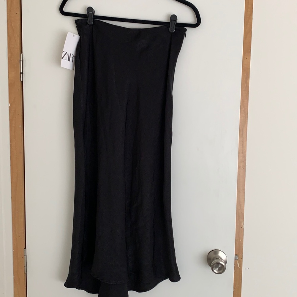 Zara slight hi-low black maxi skirt